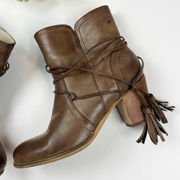 Azaleia Chunky Heeled Booties Size 39 / 8.5 - Picture 3 of 9